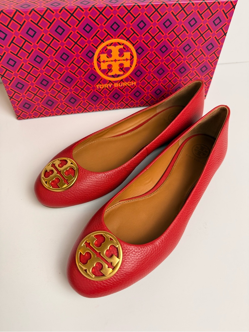 Tory Burch Chelsea Ballet Flats Brilliant Red Leather Gold Logo Shoes Size 8.5